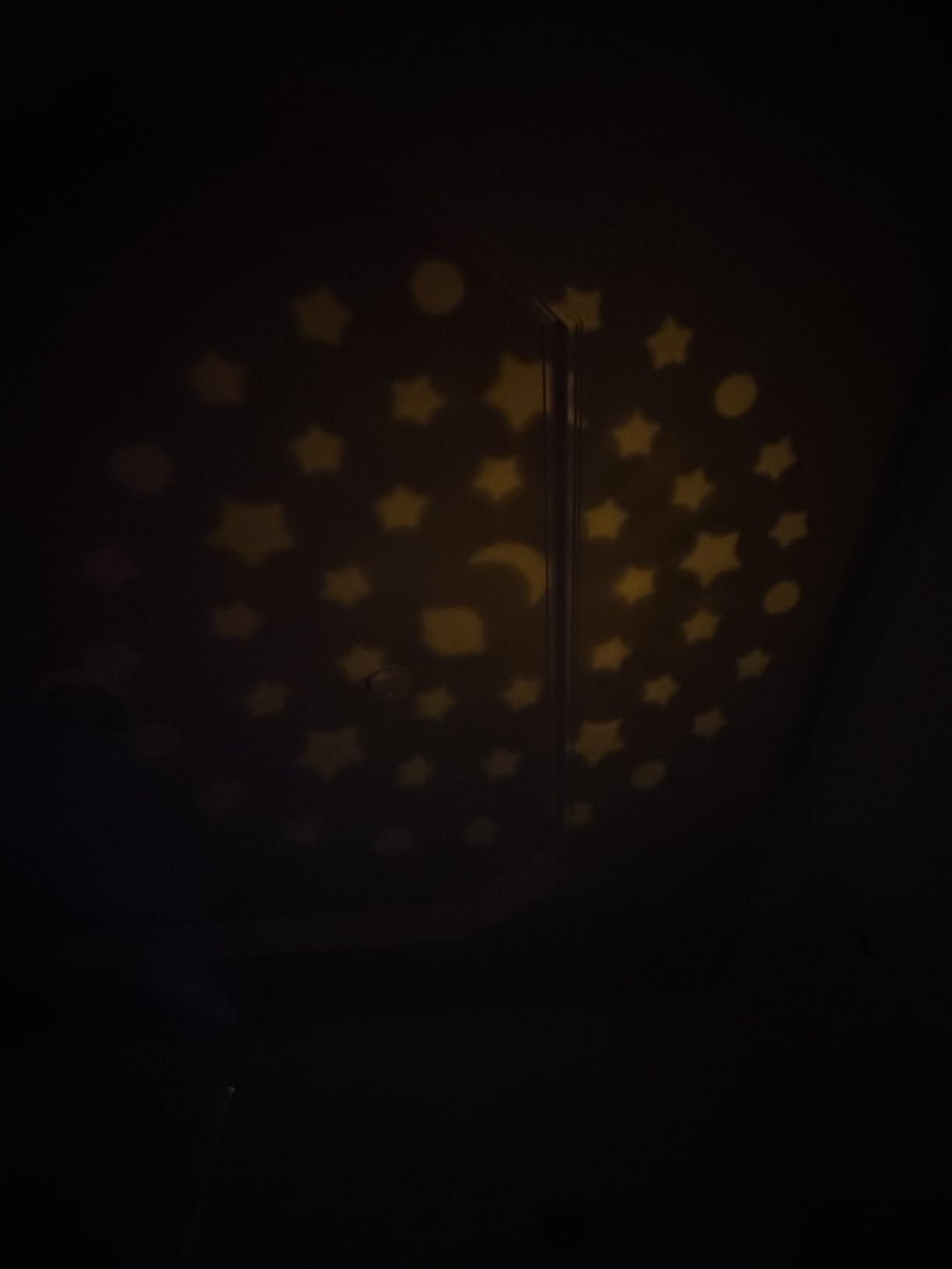 VTech TM8112 Audio Baby Monitor with Glow-on-Ceiling Starry Night Light, 8-Hour Rechargeable Battery, 1000ft Range & Belt Clip customer photo 2